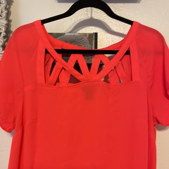 TORRID GEORGETTE CAGE FRONT TOP SIZE 00 (SIZE 10) NEON CORAL - Picture 2 of 4